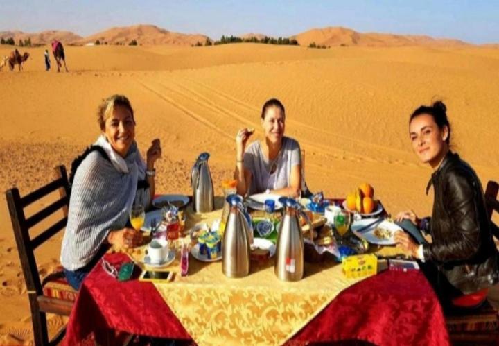מרזאוגה Desert Berber Fire Camp מראה חיצוני תמונה